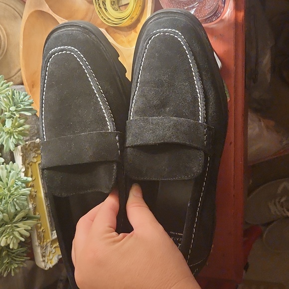 Aquatalia suede loafer with heel size 9 - Picture 15 of 16